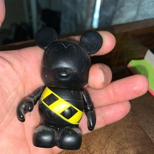 Disney vinylmation toon hole